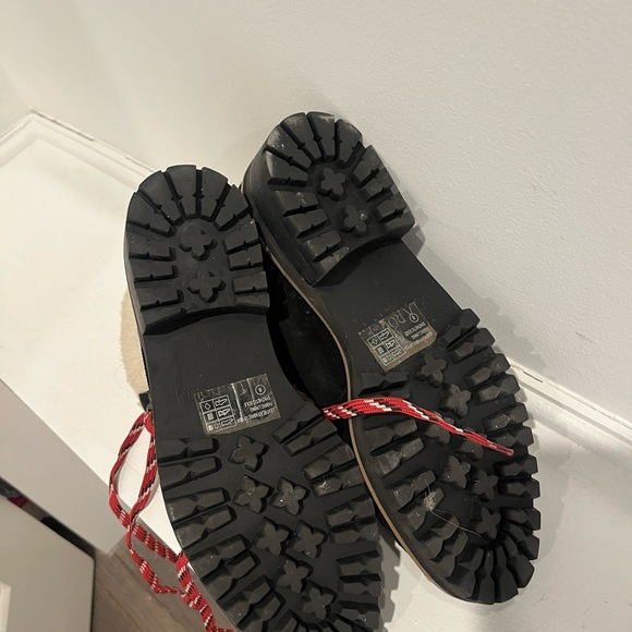 Villa Rouge Boots - Picture 7 of 12